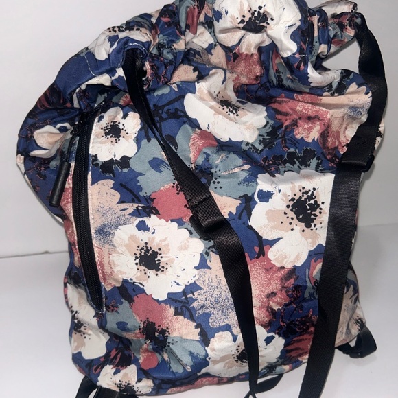 Floral Drawstring Backpack - Picture 5 of 5